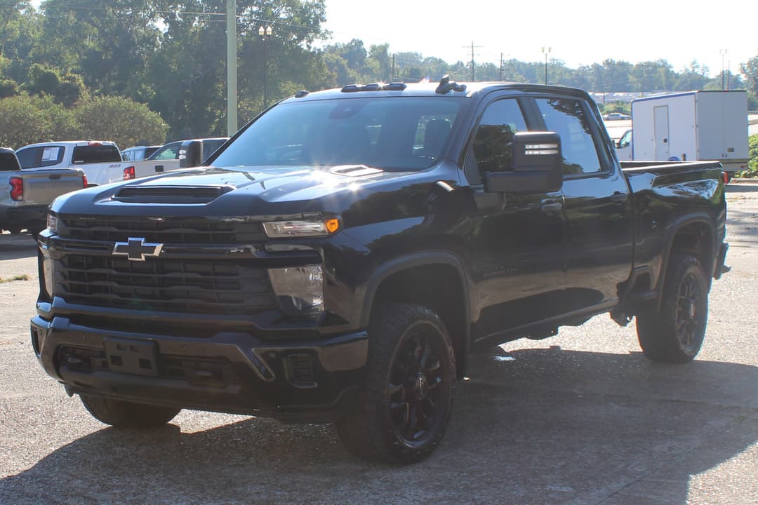 Photo 1 of 2025 Chevrolet Silverado 2500HD Custom